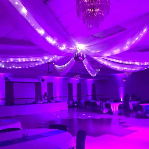 Renta de Hermoso salón de fiestas iluminado - Decoraciones hechas por Todo Eventos 15